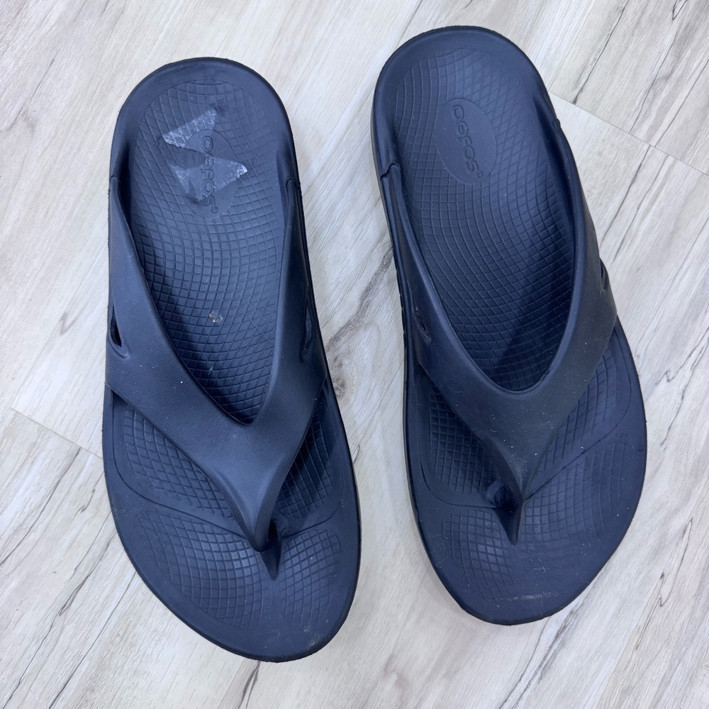 Oofos Recovery Sandals Black Men 11 woman’s 13 very comfortable good condition